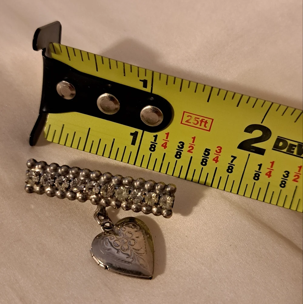 Vintage Brooch 8/5